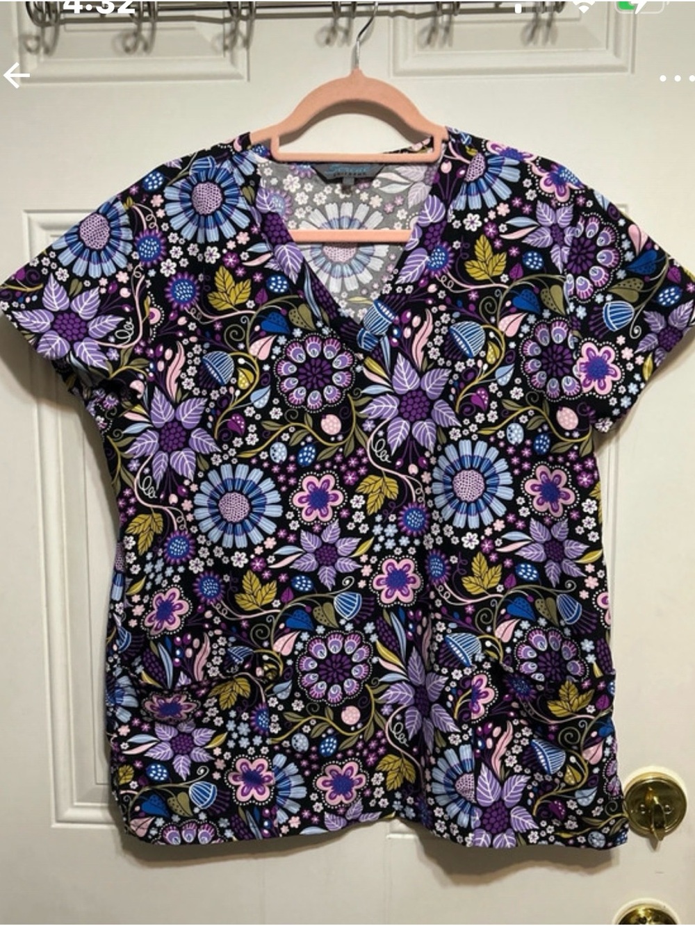 Floral V-Neck Short Sleeve Top in Black and Purple